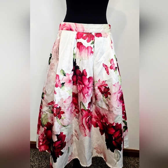 Chicwish Cottage Core Floral Pleated Midi Skirt White with Pink Floral Print L - Picture 2 of 5